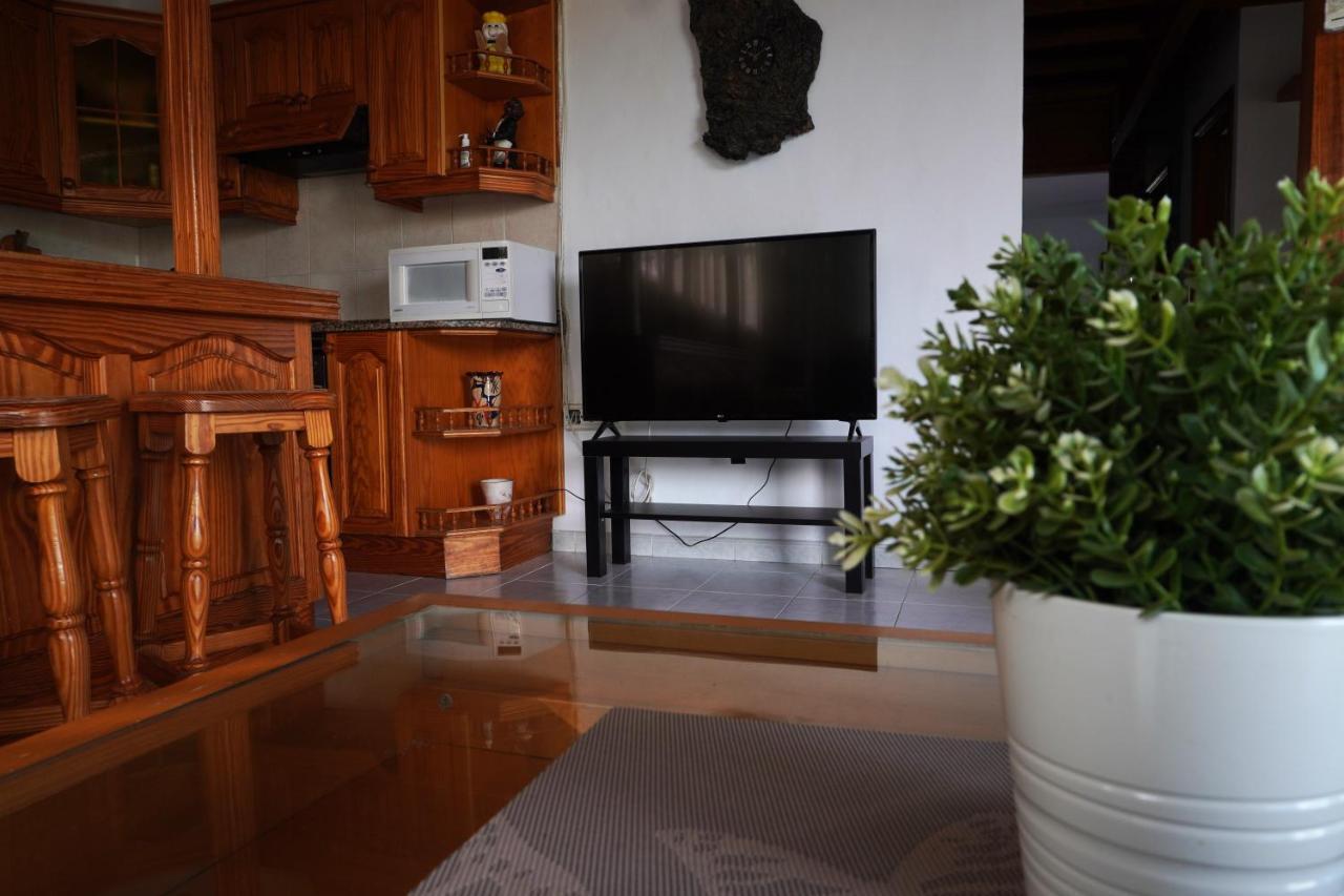 Apartamento Costa, Cerca De La Playa Y Comercios. Коста Тегисе Екстериор снимка
